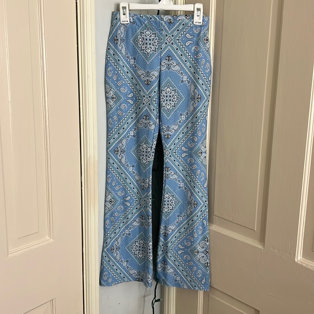 Forever 21 Blue Bandana Print Flare Leggings